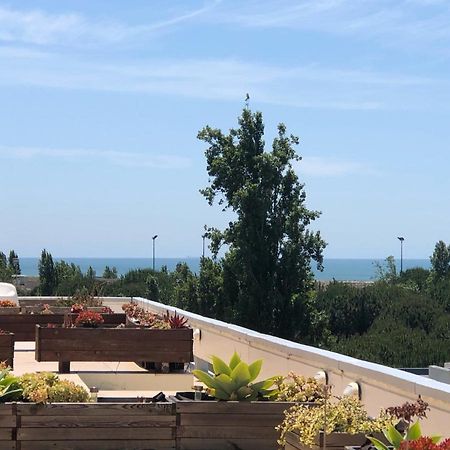 Beautiful Penthouse Apartment With Terrace - 4 Minute Walk To The Beach Troia Eksteriør bilde