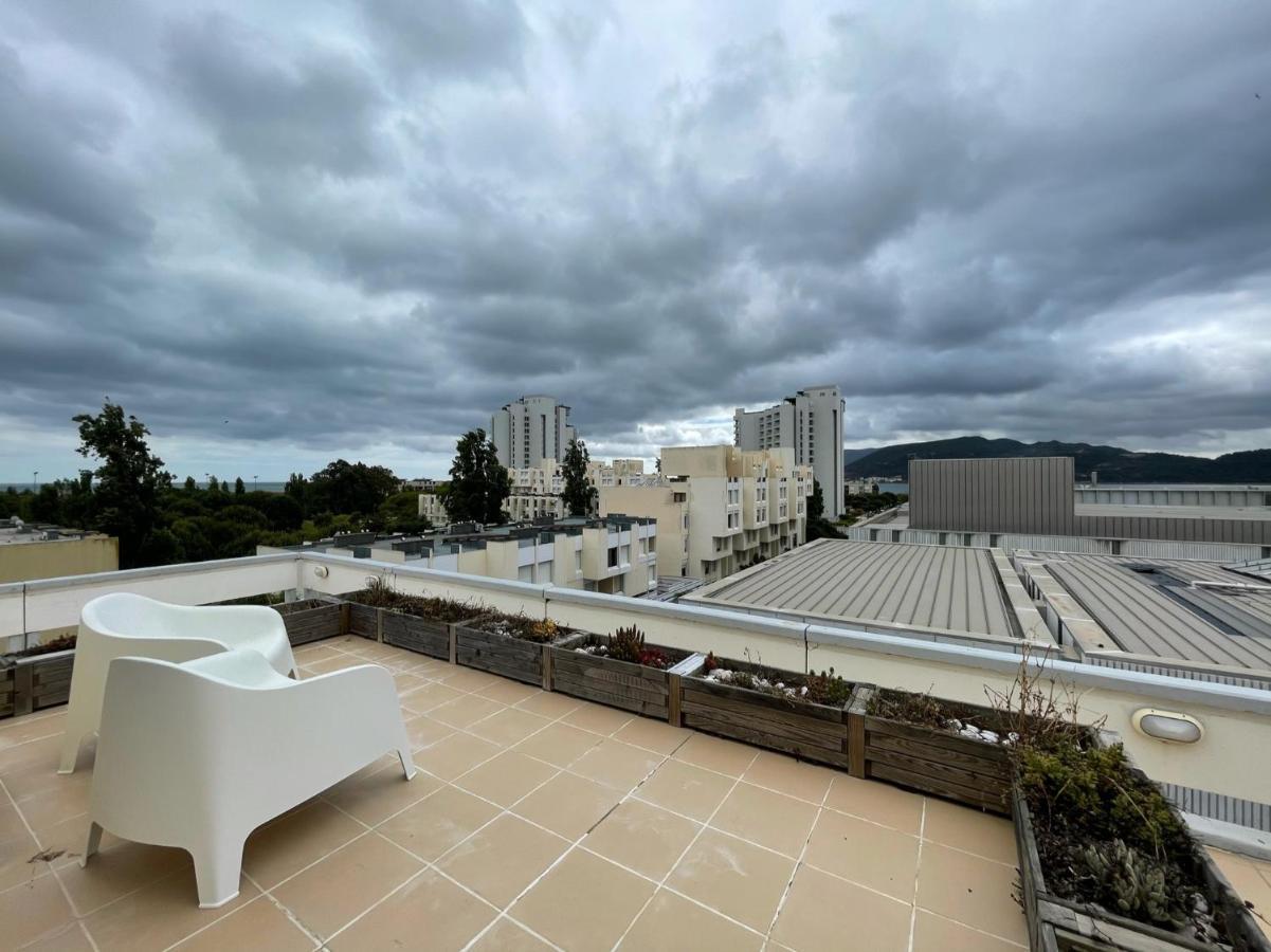 Beautiful Penthouse Apartment With Terrace - 4 Minute Walk To The Beach Troia Eksteriør bilde